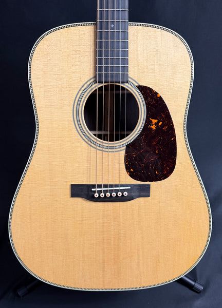 Martin HD-28 (2025) Standard Dreadnought Acoustic Guitar Gloss Natural w/ Case (087)