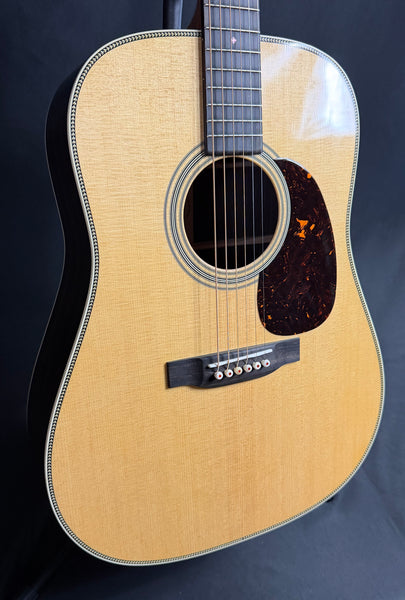 Martin HD-28 (2025) Standard Dreadnought Acoustic Guitar Gloss Natural w/ Case (087)