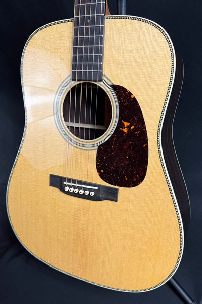 Martin HD-28 (2025) Standard Dreadnought Acoustic Guitar Gloss Natural w/ Case (087)