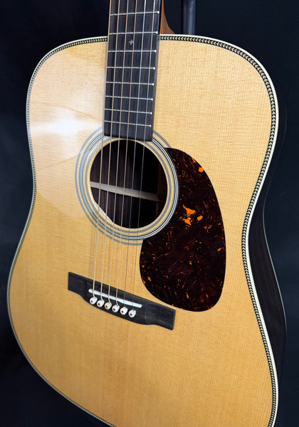 Martin HD-28 (2025) Standard Dreadnought Acoustic Guitar Gloss Natural w/ Case (087)