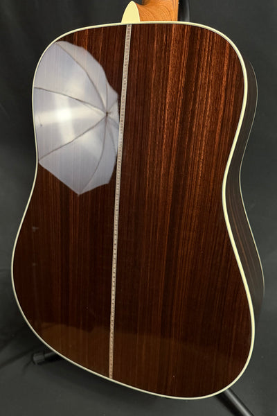 Martin HD-28 (2025) Standard Dreadnought Acoustic Guitar Gloss Natural w/ Case (087)