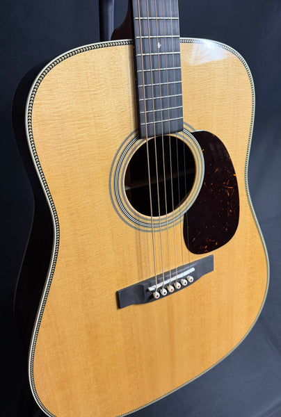 Martin HD-28 (2025) Standard Dreadnought Acoustic Guitar Gloss Natural w/ Case (166)