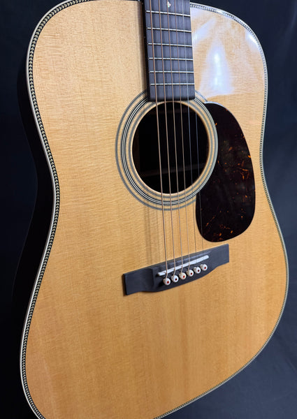Martin HD-28 (2025) Standard Dreadnought Acoustic Guitar Gloss Natural w/ Case (166)
