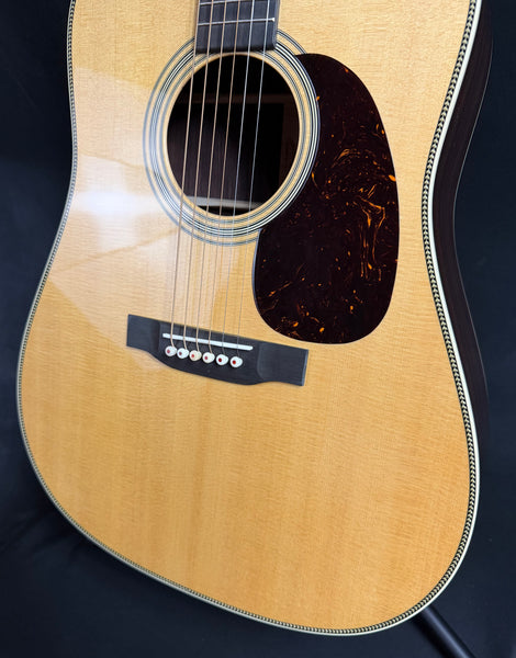 Martin HD-28 (2025) Standard Dreadnought Acoustic Guitar Gloss Natural w/ Case (166)