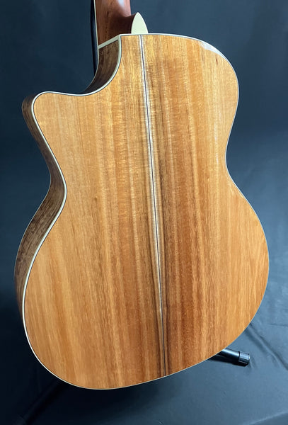 Eastman AC422CE Limited Edition Koa Grand Auditorium Cutaway Acoustic-Electric Guitar Natural w/ Case