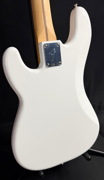 Fender Player II Precision Bass 4-String Bass Guitar Polar White Finish