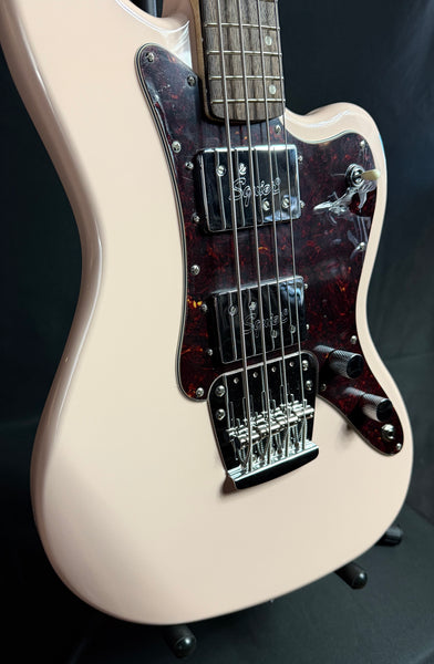 Squier FSR Paranormal Rascal Bass 4-String Bass Guitar Shell Pink Finish