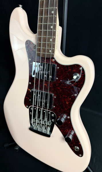 Squier FSR Paranormal Rascal Bass 4-String Bass Guitar Shell Pink Finish