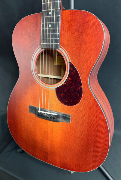 Eastman E1OM-CLA Orchestra Model Acoustic Guitar Classic Finish w/ Gig Bag
