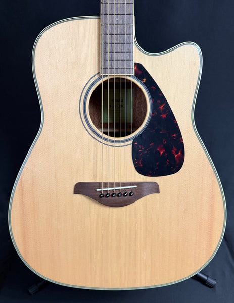 Yamaha FGX820C Dreadnought Cutaway Acoustic-Electric Guitar Gloss Natural