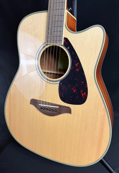 Yamaha FGX820C Dreadnought Cutaway Acoustic-Electric Guitar Gloss Natural
