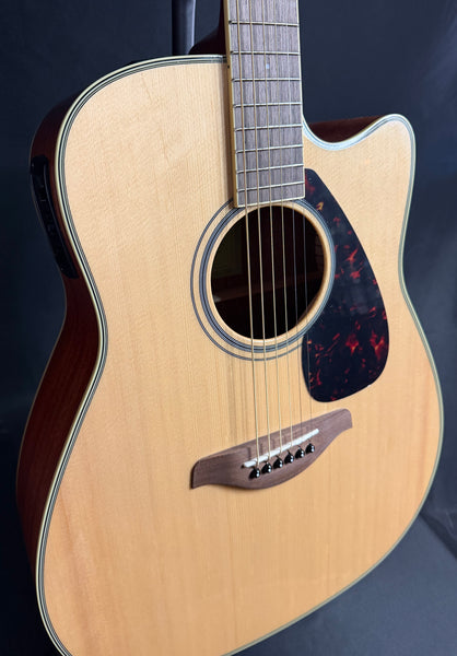 Yamaha FGX820C Dreadnought Cutaway Acoustic-Electric Guitar Gloss Natural