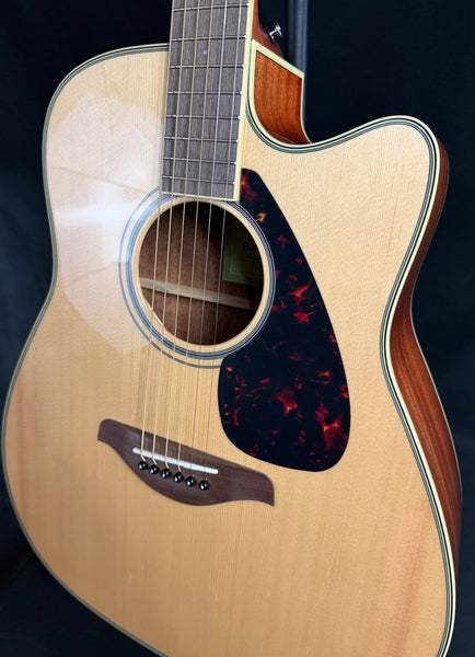 Yamaha FGX820C Dreadnought Cutaway Acoustic-Electric Guitar Gloss Natural