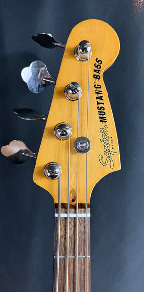 Squier Classic Vibe 60's Mustang Bass 4-String Bass Guitar Olympic White