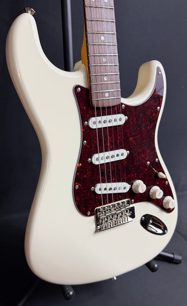 Squier Classic Vibe 70's Stratocaster Electric Guitar Olympic White Finish
