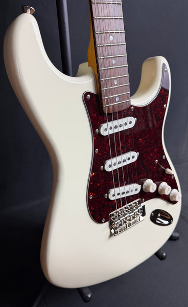Squier Classic Vibe 70's Stratocaster Electric Guitar Olympic White Finish