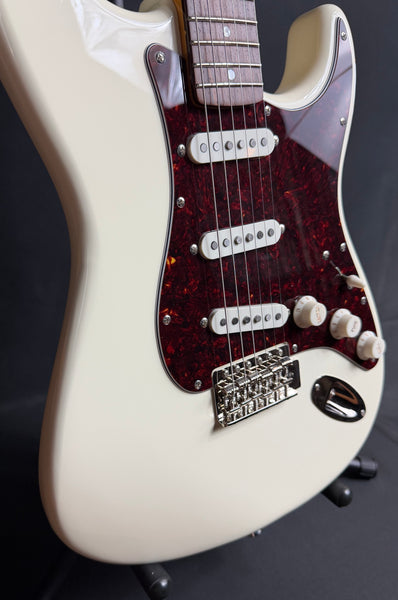 Squier Classic Vibe 70's Stratocaster Electric Guitar Olympic White Finish