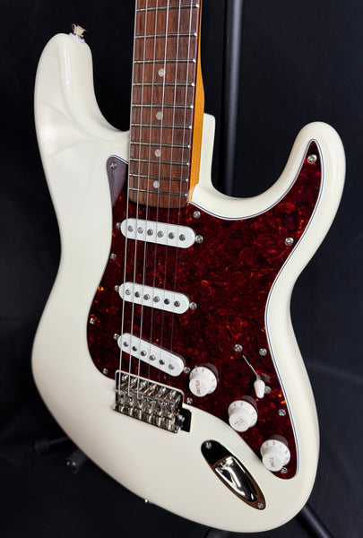 Squier Classic Vibe 70's Stratocaster Electric Guitar Olympic White Finish