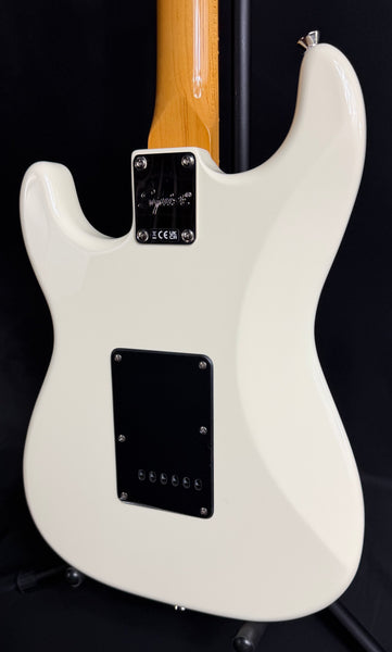 Squier Classic Vibe 70's Stratocaster Electric Guitar Olympic White Finish