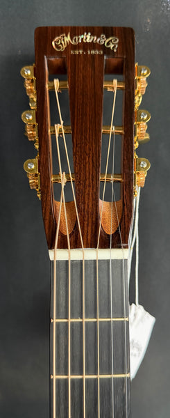 Martin 012-28 Modern Deluxe 12-Fret Parlor Acoustic Guitar Gloss Natural w/ Case