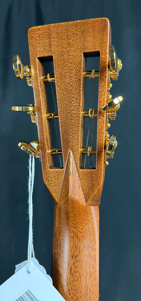 Martin 012-28 Modern Deluxe 12-Fret Parlor Acoustic Guitar Gloss Natural w/ Case