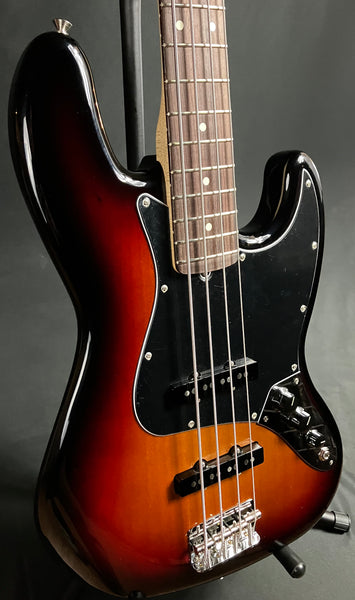 Fender American Performer Jazz Bass 4-String Bass Guitar 3-Tone Sunburst w/ Gig Bag (657)