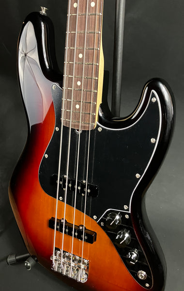 Fender American Performer Jazz Bass 4-String Bass Guitar 3-Tone Sunburst w/ Gig Bag (657)