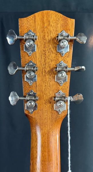 Eastman E22SS/V-SB Slope Shoulder Dreadnought Acoustic Guitar Antique Varnish Sunburst w/ Case