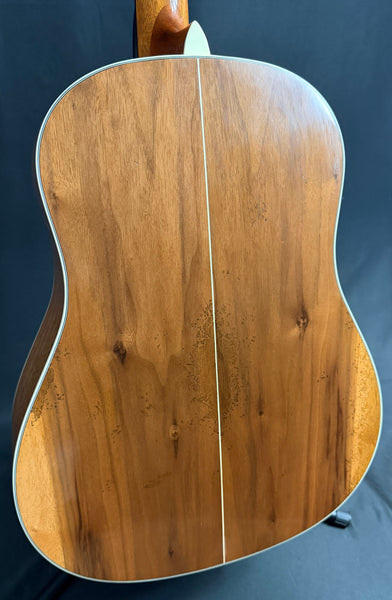Eastman E22SS/V-SB Slope Shoulder Dreadnought Acoustic Guitar Antique Varnish Sunburst w/ Case