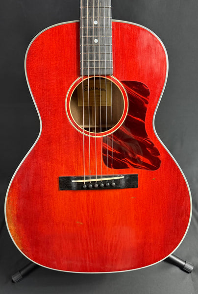 Eastman E10OOSS/V Concert Acoustic Guitar Classic Antique Varnish w/ Case
