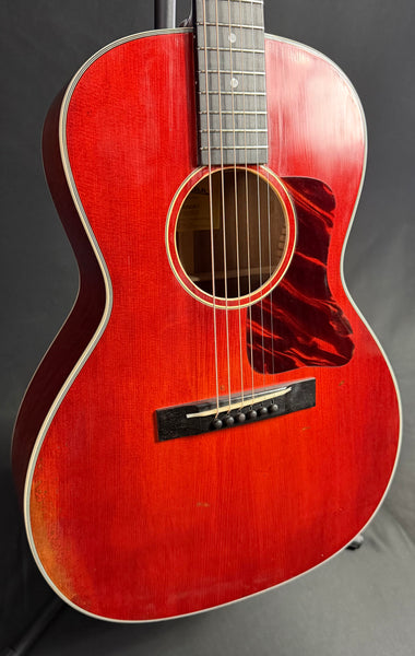 Eastman E10OOSS/V Concert Acoustic Guitar Classic Antique Varnish w/ Case
