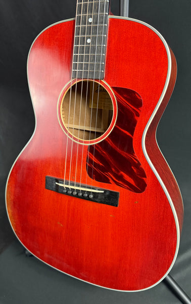 Eastman E10OOSS/V Concert Acoustic Guitar Classic Antique Varnish w/ Case