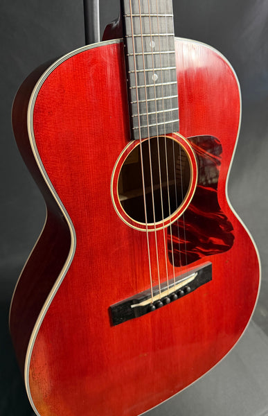Eastman E10OOSS/V Concert Acoustic Guitar Classic Antique Varnish w/ Case