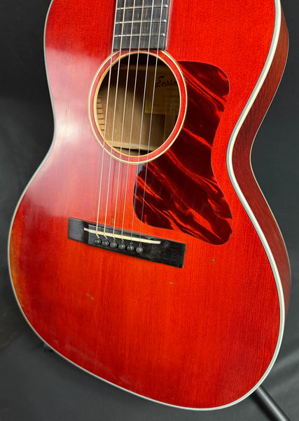 Eastman E10OOSS/V Concert Acoustic Guitar Classic Antique Varnish w/ Case