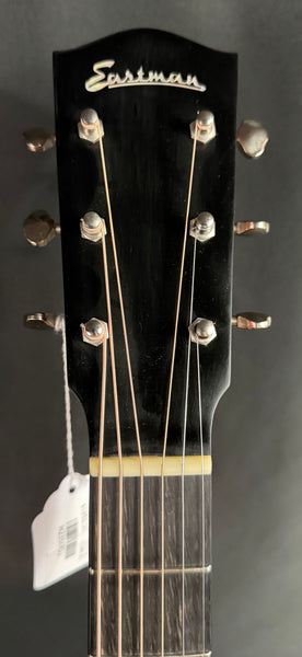 Eastman E10OOSS/V Concert Acoustic Guitar Classic Antique Varnish w/ Case