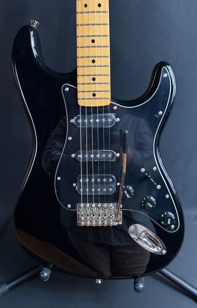 Squier Classic Vibe 70's Stratocaster HSS Electric Guitar Gloss Black (838)