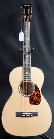 Larrivee 00-60FM Custom Romanian Flamed Maple Concert Acoustic Guitar Gloss Natural w/ Case