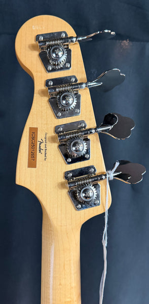 Squier Classic Vibe 60's Precision Bass 4-String P-Bass Guitar 3-Tone Sunburst