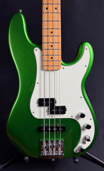 Fender Player Plus Active Precision Bass 4-String Bass Guitar Cosmic Jade Finish w/ Gig Bag (822)
