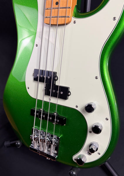 Fender Player Plus Active Precision Bass 4-String Bass Guitar Cosmic Jade Finish w/ Gig Bag (822)