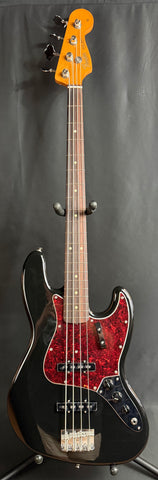 Fender Vintera II '60s Jazz Bass 4-String Bass Guitar Gloss Black Finish w/ Gig Bag