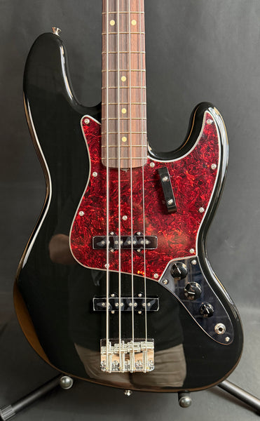Fender Vintera II '60s Jazz Bass 4-String Bass Guitar Gloss Black Finish w/ Gig Bag