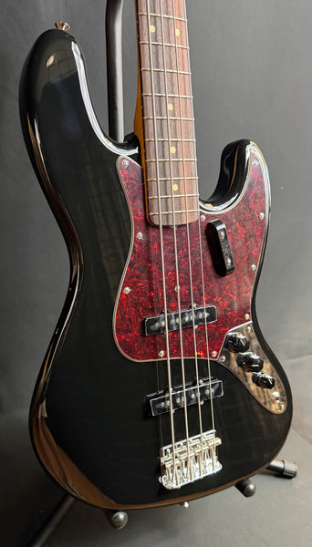 Fender Vintera II '60s Jazz Bass 4-String Bass Guitar Gloss Black Finish w/ Gig Bag