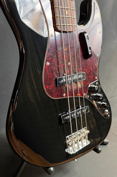 Fender Vintera II '60s Jazz Bass 4-String Bass Guitar Gloss Black Finish w/ Gig Bag