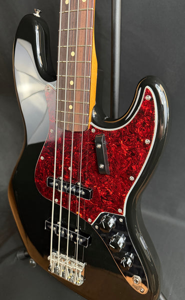Fender Vintera II '60s Jazz Bass 4-String Bass Guitar Gloss Black Finish w/ Gig Bag