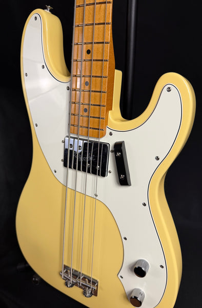 Fender Vintera II '70s Telecaster Bass 4-String Bass Guitar Vintage White w/ Gig Bag