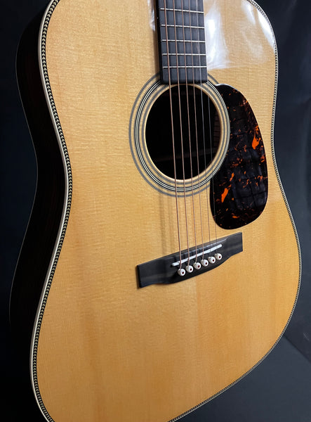 Martin HD-28 (2025) Standard Dreadnought Acoustic Guitar Gloss Natural w/ Case (030)