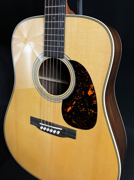 Martin HD-28 (2025) Standard Dreadnought Acoustic Guitar Gloss Natural w/ Case (030)