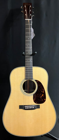 Martin HD-28 (2025) Standard Dreadnought Acoustic Guitar Gloss Natural w/ Case (032)