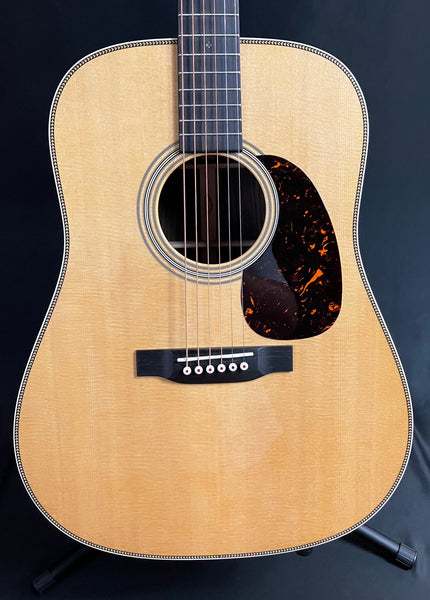Martin HD-28 (2025) Standard Dreadnought Acoustic Guitar Gloss Natural w/ Case (032)